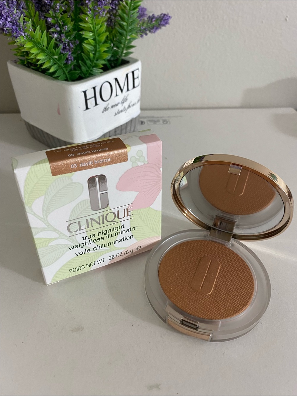 03 Daylit Bronze, Clinique True Highlight Weightless Illuminator, Full Size, 8 g